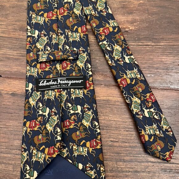 Men's SALVATORE FERRAGAMO, War Horse Design On Black 100% Silk Necktie Tie - Picture 1 of 6